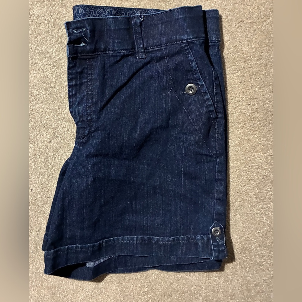 NWOT Woman’s Gloria Vanderbilt Dark Blue Jean Shorts - Picture 3 of 4